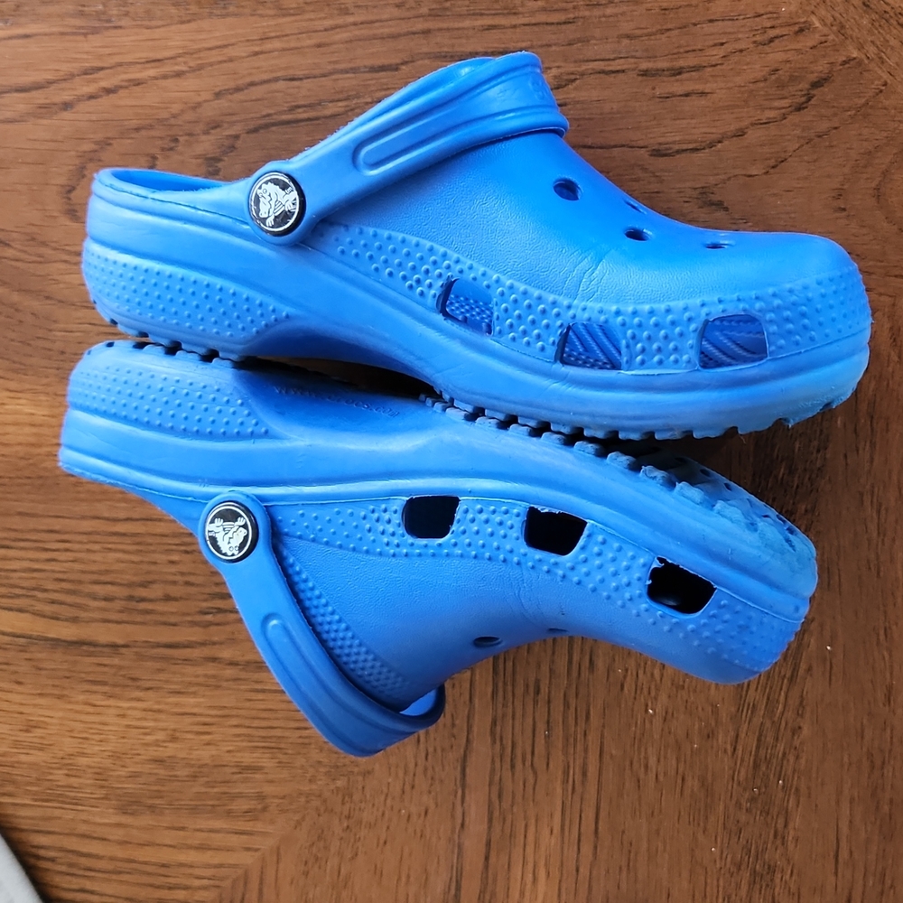 Blue Crocs J 2 - Picture 2 of 6